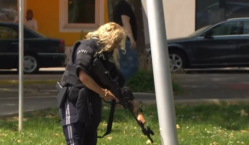 Policu00eda respondiendo a la masacre de Graz en Austria