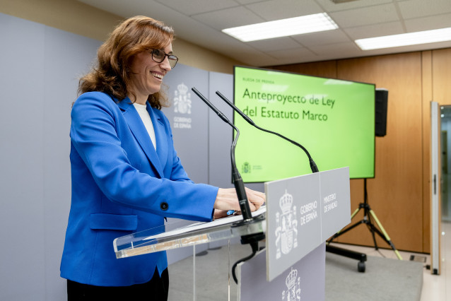 Archivo - Imagen de archivo de la ministra de Sanidad, Mónica García, durante una rueda de prensa,  tras la reunión del ámbito para abordar el Anteproyecto de Ley del Estatuto Marco.