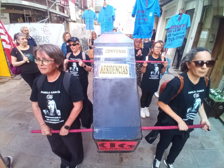 Huelga residencias: trabajadoras quemarán muñecos de Rueda y García ante su 