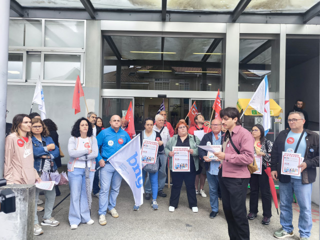 Concentración en el centro de salud Concepción Arenal de Santiago, en el marco de las convocatorias de la Plataforma SOS Sanidade Pública.