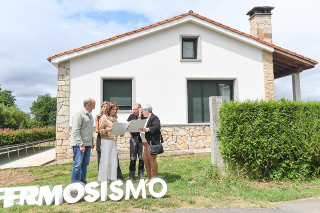 La conselleira de Medio Ambiente e Cambio Climático, Ángeles Vázquez, visita Melide