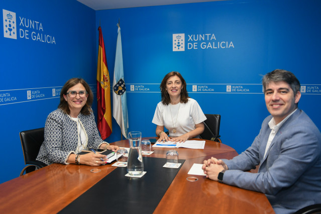 La conselleira de Medio Ambiente e Cambio Climático, Ángeles Vázquez, se reúne con la alcaldesa de Oímbra, Ana María Villarino