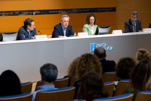 El conselleiro de Sanidade, Antonio Gómez Caamaño, en un acto por el décimo aniversario del plan para el abordaje de la hepatitis C en el Sistema Nacional de Salud.