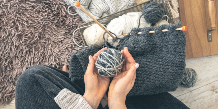 La lana gallega toma el protagonismo en el Día Mundial de Tejer en Público en gallego
