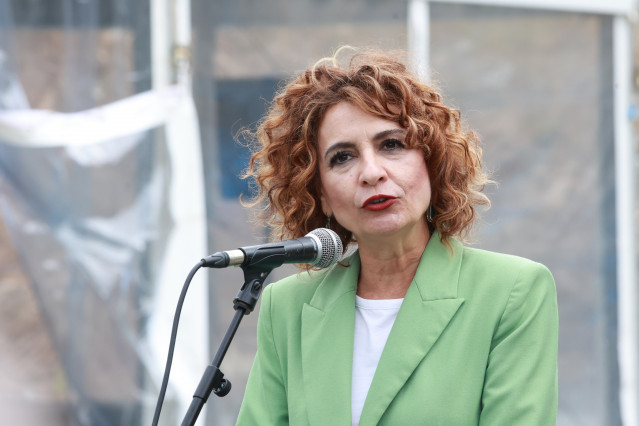 Archivo - La vicepresidenta primera del Gobierno y ministra de Hacienda, María Jesús Montero