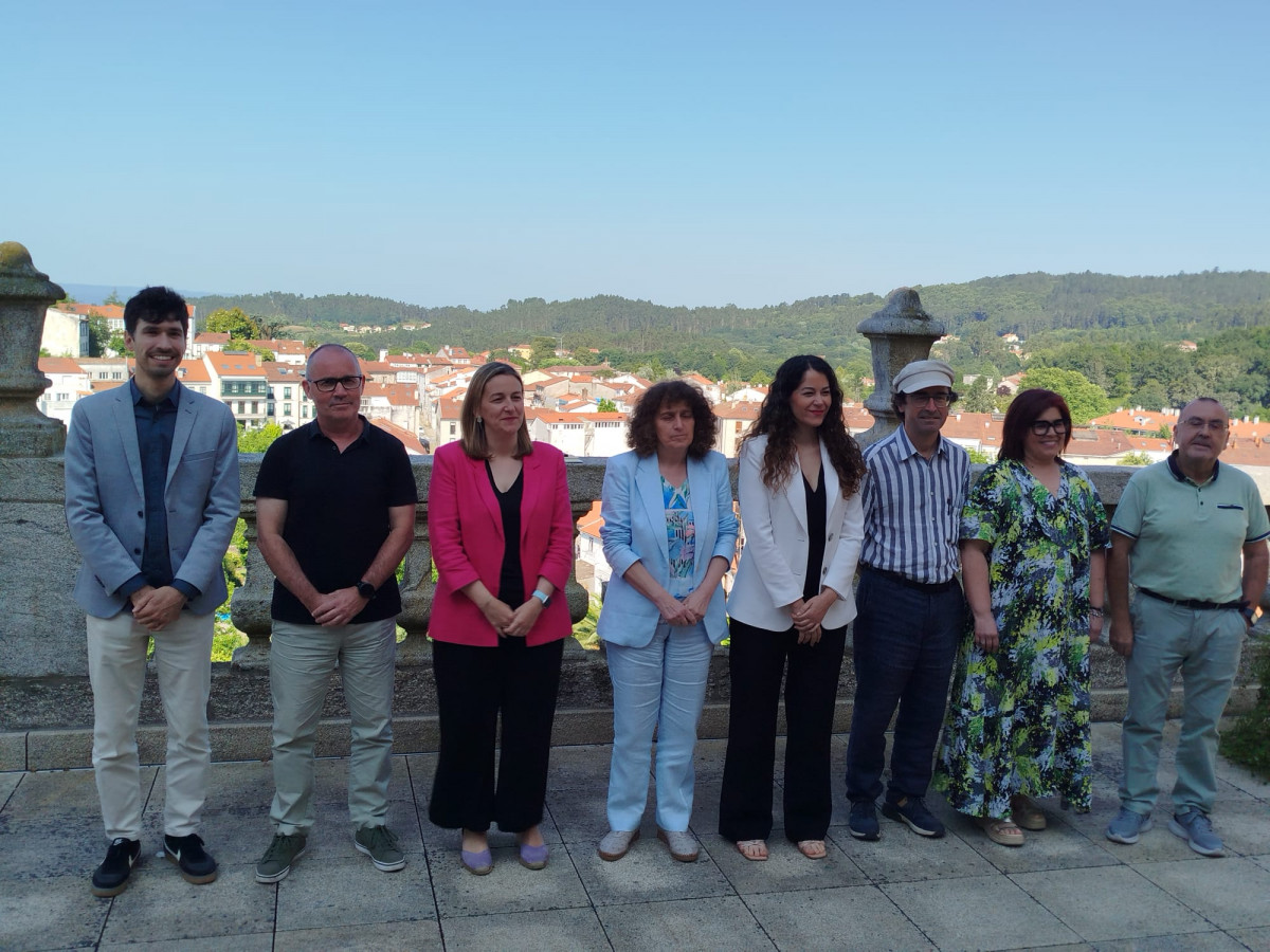 Alcaldesa y concejales de gobierno del BNG en el acto de ecuador de la legislatura