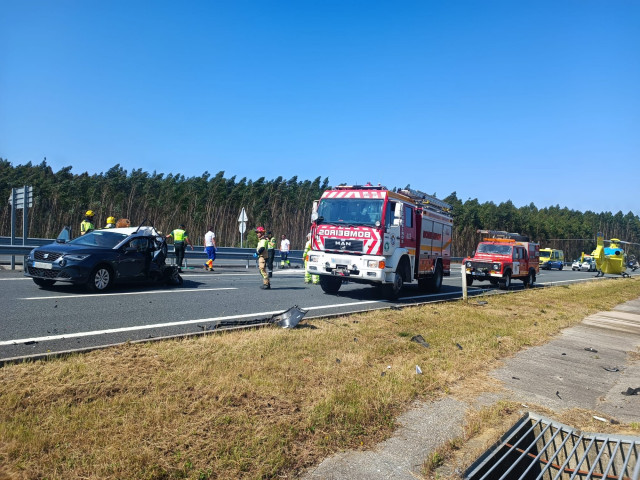 Accidente en la A-54 en O Pino (A Coruña), en el que falleció una persona y otras cinco resultaron heridas., a 16 de junio de 2025.