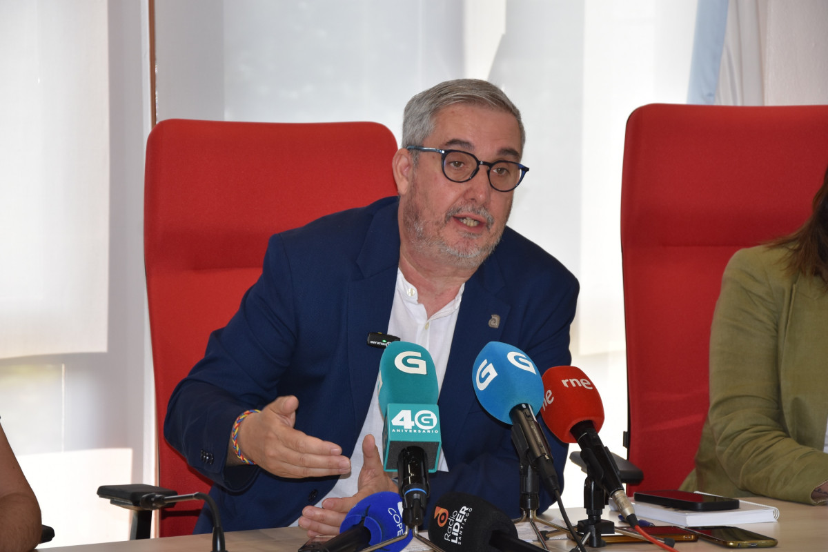 El alcalde de Ames (A Coruña), Blas García, en rueda de prensa