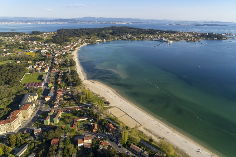 Aparece un cadáver flotando en la playa de Barraña, en Boiro (A Coruña)