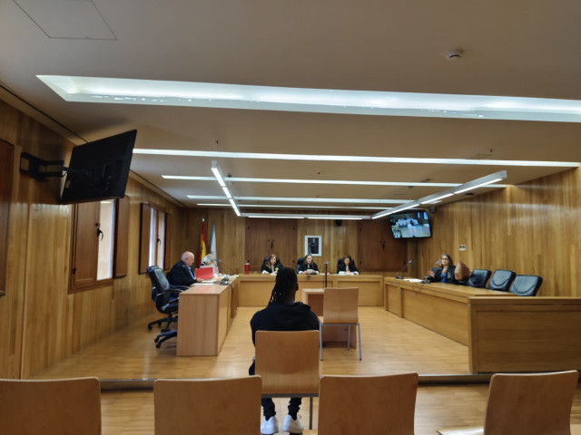 Juicio en Lugo contra un acusado de arrancarle parte del dedo a otro varón durante una pelea en Foz (Lugo)