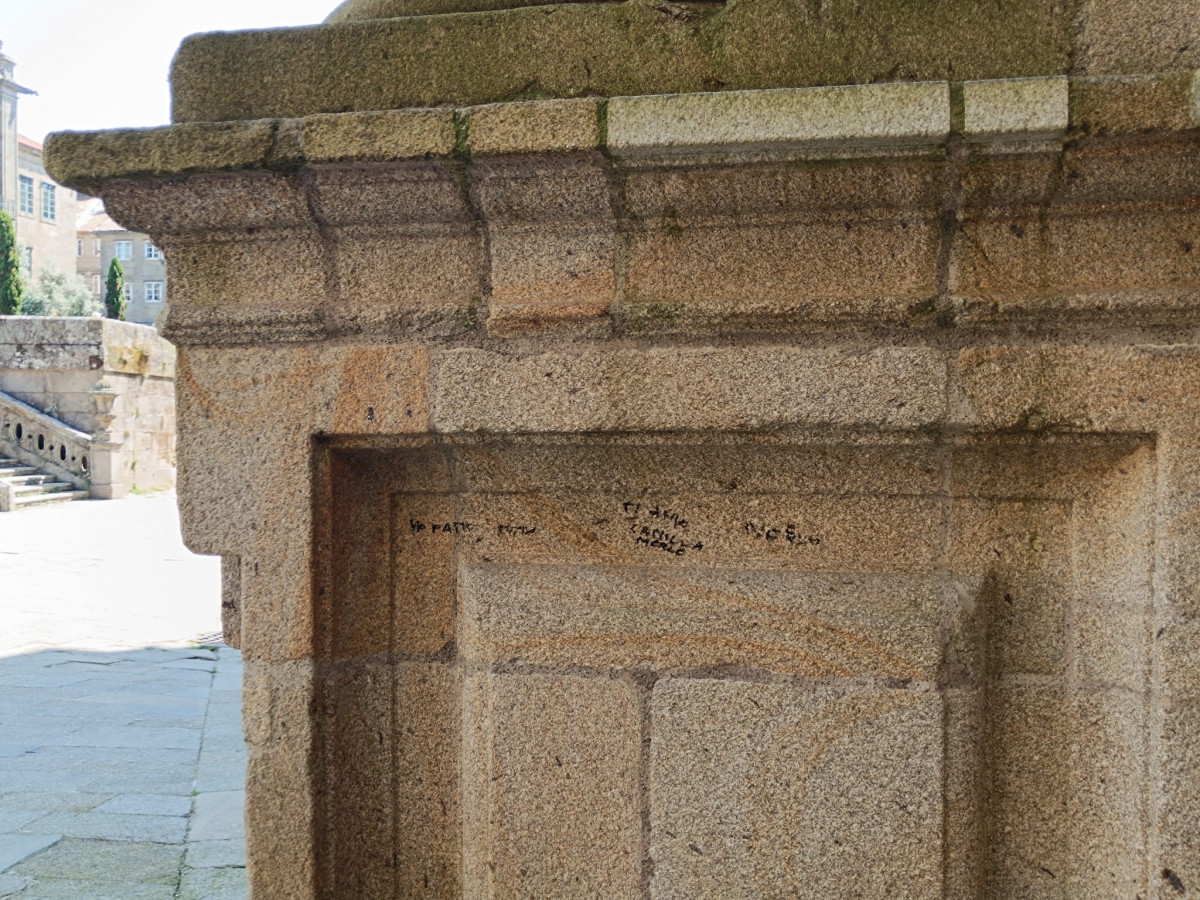 Pintadas en la Catedral de Santiago de Compostela