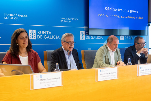 El conselleiro de Sanidade, Antonio Gómez Caamaño, en la rueda de prensa de presentación del 'Código trauma'.