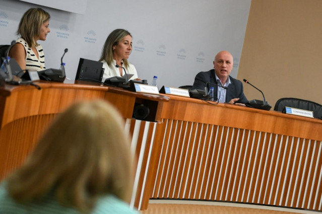 El gerente de la Axencia Galega de Coñecemento en Saúde, Antonio Fernández Campa, en el Parlamento