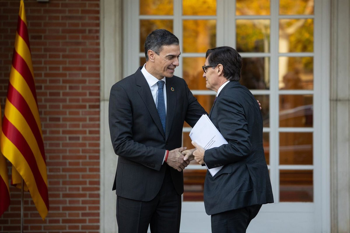 Pedro Sanchez y Salvador Illa