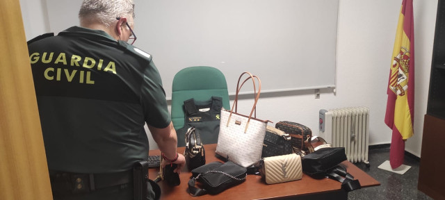 Imagen de los bolsos.