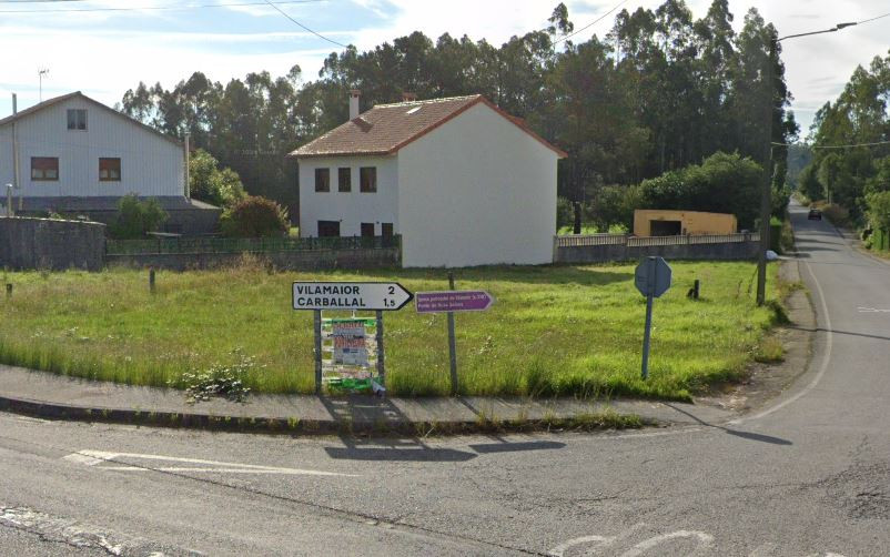 La AC 400 a su paso por Vilamaior