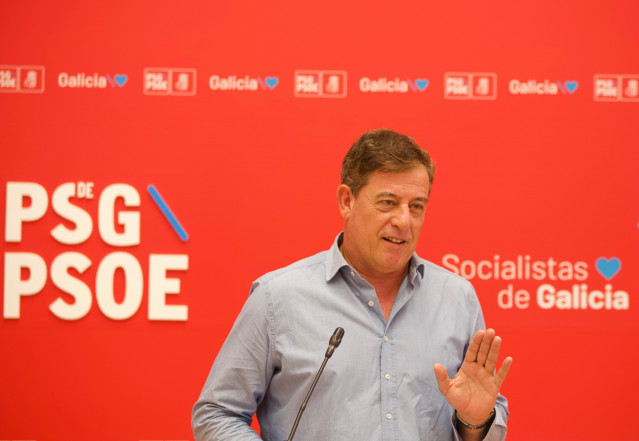 El secretario xeral del PSdeG, José Ramón Gómez Besteiro, en rueda de prensa.