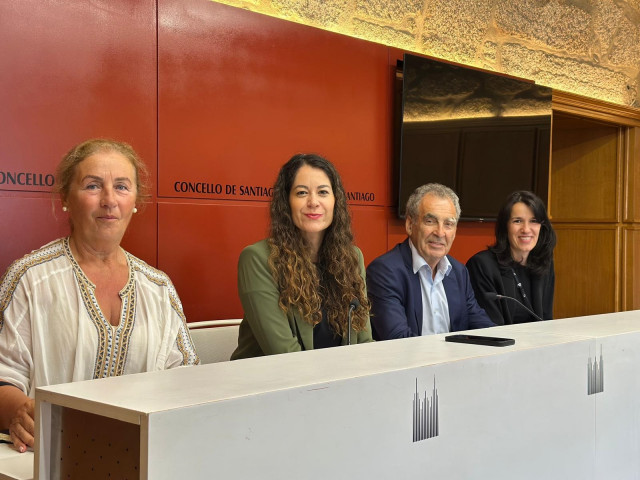 Presentación de la renovación de los convenios del Ayuntamiento de Santiago con Cruz Roja, a 24 de junio de 2025.