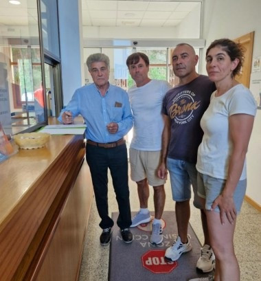 Imagen de los concejales del PSOE de Oia.