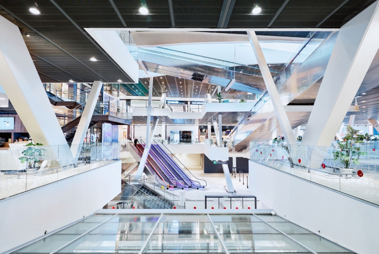 Agreden a golpes y mordiscos a un vigilante de seguridad del Centro Comercial Vialia de Vigo, denuncia CIG