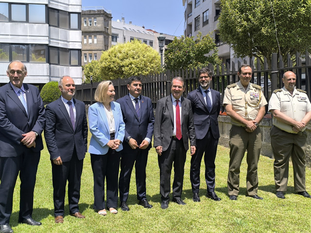 Firma del protocolo entre Zona Franca de Vigo e Indra Group para el establecimiento en la ciudad olívica del Centro de Excelencia Aeroespacial y de Defensa de Indra.