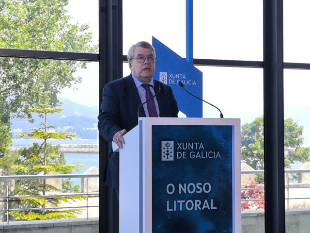 El magistrado César Tolosa, ponente de la sentencia del Tribunal Constitucional  sobre la ley del litoral de Galicia, en una jornada en Vigo.