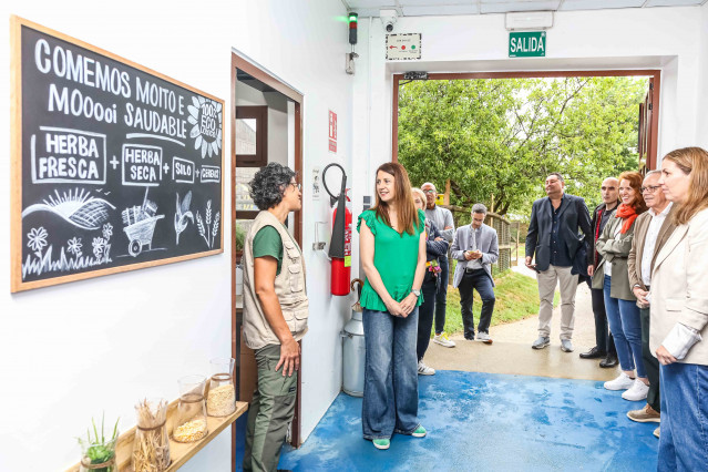 La conselleira do Medio Rural, María José Gómez, visita las instalaciones de Casa Grande de Xanceda
