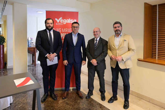 El conselleiro de Emprego, Comercio e Emigración, José González, participa en la inauguración del foro 'Novas miradas, novas persoas. Innovación en la gestión del talento'.