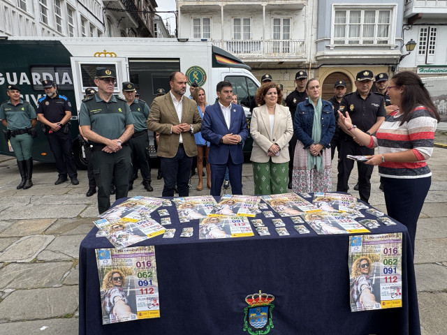 El delegado del Gobierno en Galicia, Pedro Blanco, informa sobre los puntos de atención a la mujer en el Camino de Santiago