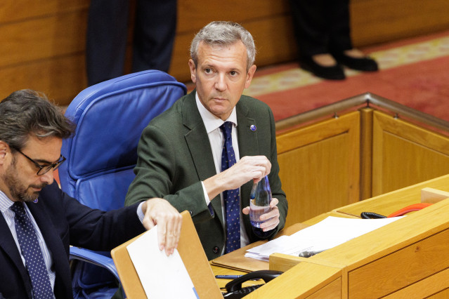 El presidente de la Xunta, Alfonso Rueda, en la sesión de control del Parlamento de Galicia
