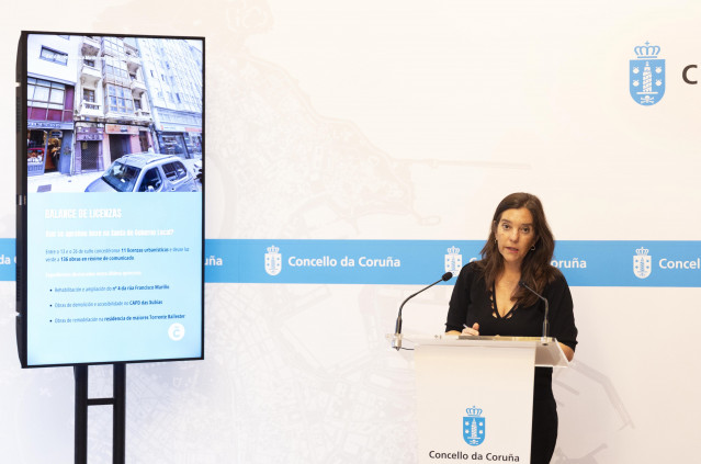 La alcaldesa de A Coruña, Inés Rey, en rueda de prensa