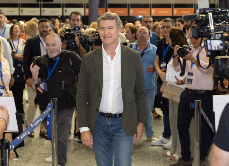 Feijóo lanza sus dardos a Sánchez : 