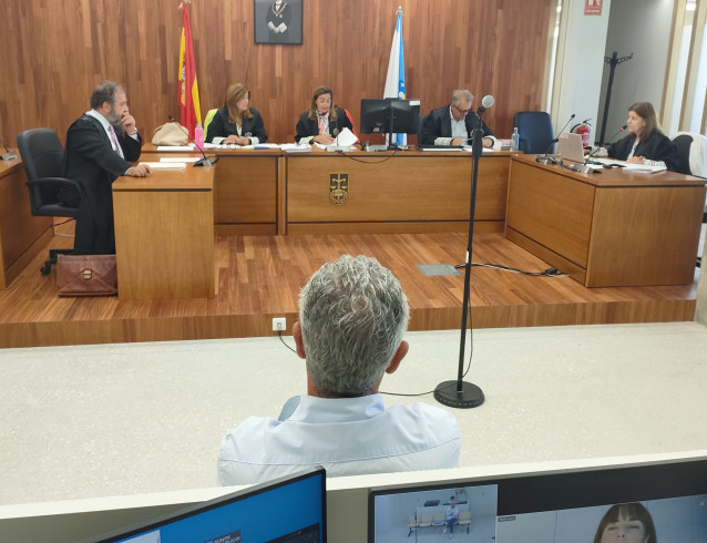 Un exempleado de una oficina de Abanca de Vigo acepta dos años de cárcel por apropiarse de 139.000 euros de una clienta.