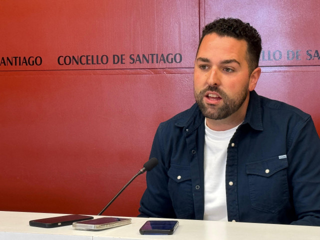 El edil popular Adrián Villa en rueda de prensa, a 7 de julio de 2025.