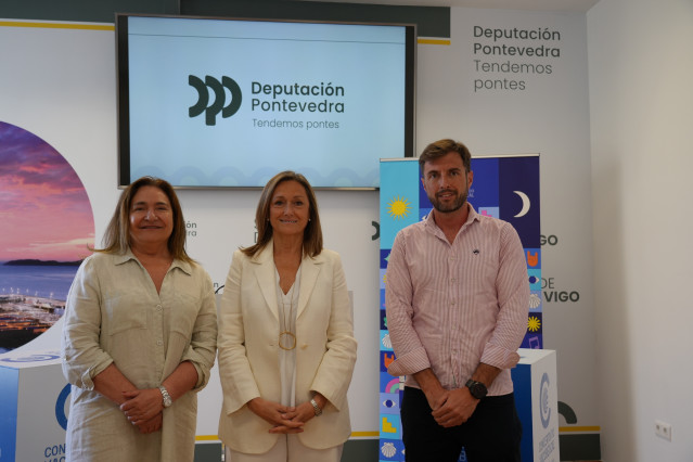 La Delegada Territorial De La Xunta En Vigo, Ana Ortiz; La Vicepresidenta De La Diputación De Pontevedra, Luisa Sánchez; Y El Director Del Galicia Fest, Antonio Casal.