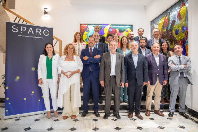 SPARC Foundry firma el acuerdo de inversión con la SETT, Indra Group y Zona Franca, para la puesta en marcha de la planta de chips fotónicos en Vigo