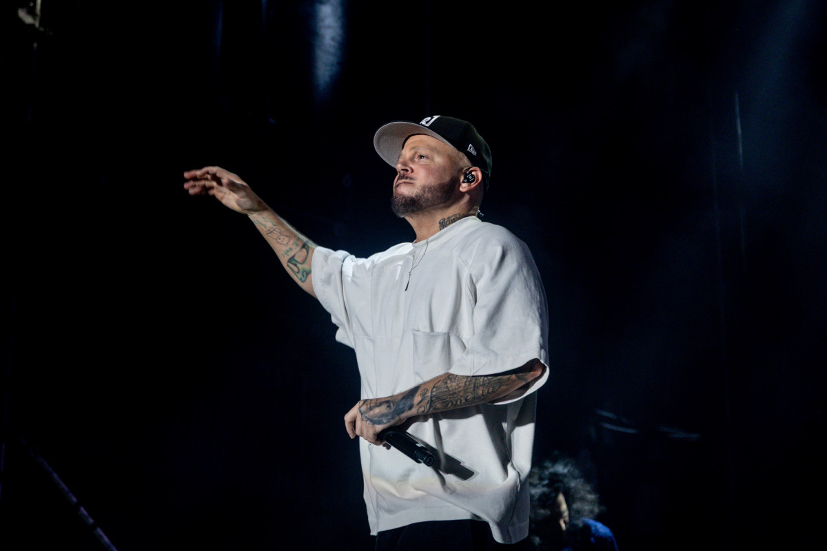 El rapero Residente actúa en el Alma Festival, en el Parque Enrique Tierno Galván, a 19 de junio de 2025, en Madrid (España). René Pérez Joglar, más conocido como Residente, es un rapero, cineas