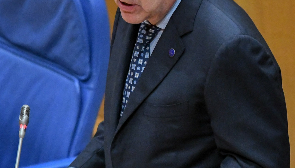 Archivo - Fotos Xunta / Sanidade / O Conselleiro De Sanidade, Antonio Gómez Caamaño, Responde No Pleno Unha Pregunta Sobre Atención En Cardioloxía Nas Áreas Sanitarias Da Coruña E Cee E De Ferro