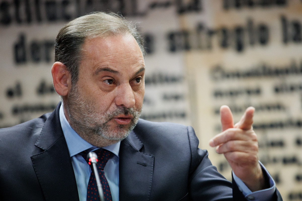 Archivo - El exministro de Transportes José Luis Ábalos comparece durante la Comisión de Investigación sobre los contratos públicos realizados durante la pandemia del covid-19, en el Senado, a 6