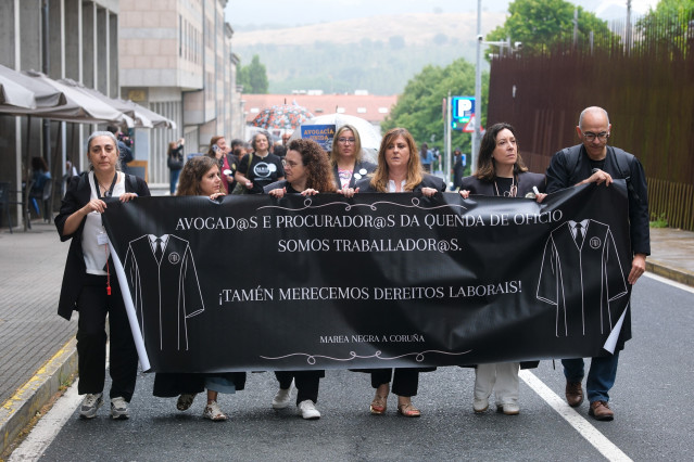Profesionales del Turno de Oficio 'peregrinan' en Santiago para denunciar 
