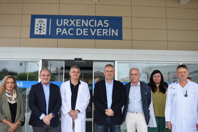 El conselleiro de Sanidade, Antonio Gómez Caamaño, visita las nuevas urgencias de Verín (Ourense).