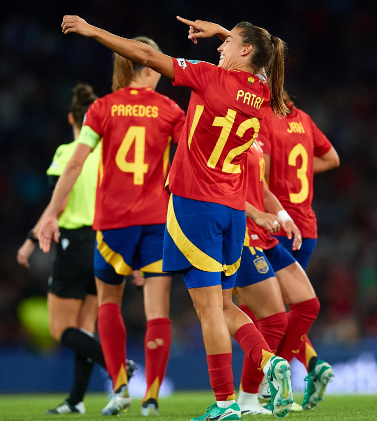 España remonta ante Italia y sella su pase hacia la Eurocopa de Suiza