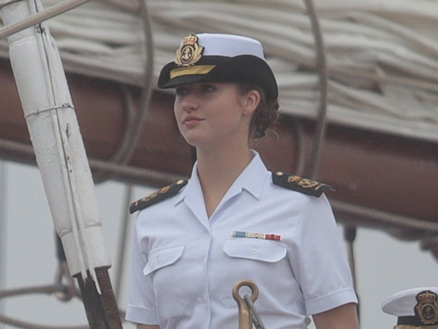 Archivo - La princesa Leonor  a bordo del buque Juan Sebastián Elcano