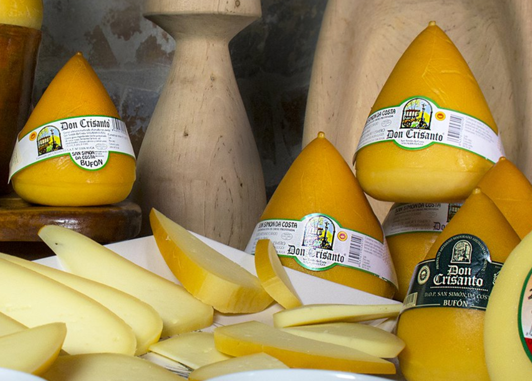Queso Don Crisanto de San Simu00f3n da Costa en una imagen de la web corporativa