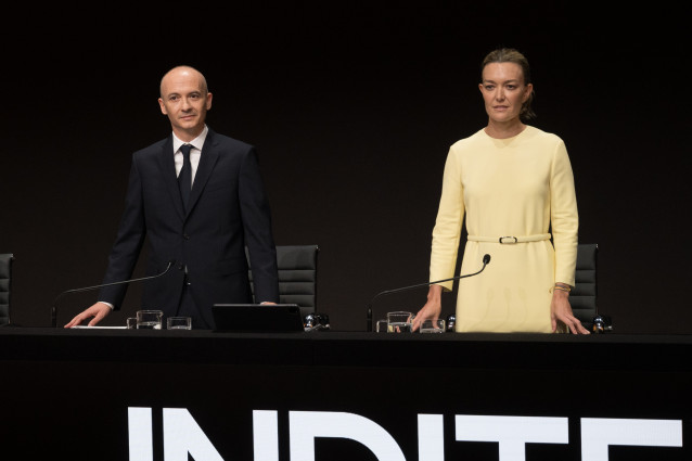 La presidenta de Inditex, Marta Ortega, y el consejero delegado, Óscar García, Maceiras, durante la Junta General de accionistas de Inditex, a 15 de julio de 2025, en Arteixo, A Coruña, Galicia (España). La junta de accionistas de Inditex apruuba hoy un p