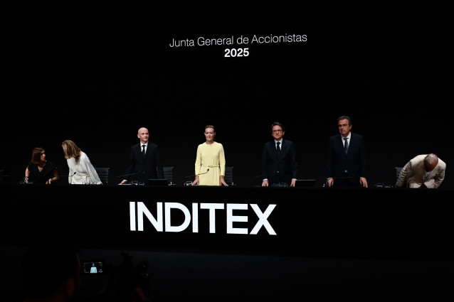 La presidenta de Inditex, Marta Ortega preside la Junta General de accionistas de Inditex, a 15 de julio de 2025, en Arteixo, A Coruña, Galicia (España). La junta de accionistas de Inditex apruuba hoy un plan de incentivos a largo plazo en efectivo y en a