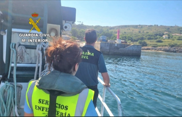 Trasladada al hospital una mujer que sufrió una fuerte crisis de ansiedad en la Isla de Ons.