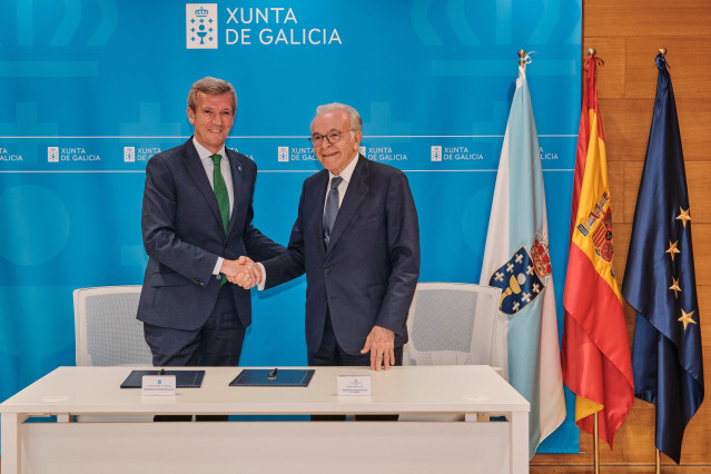 El presidente de la Xunta, Alfonso Rueda, junto al presidente de la Fundación 'La Caixa', Isidro Fainé.