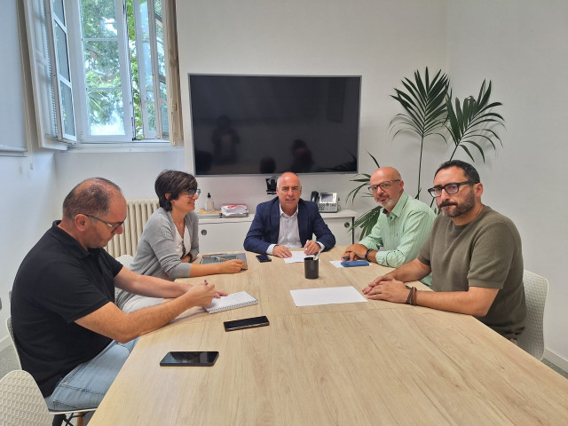 El Diputado Delegado De Medio Ambiente De La Diputación De Ourense, José María Lago, Y El De Fondos Europeos De Pontevedra, Javier Tourís, Se Reúnen Ara Valorar Las Líneas De Colaboración Que Mantienen Ambas Instituciones