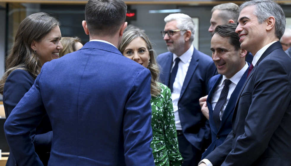 Corro de ministros europeos en la reunión del Consejo de Asuntos Generales celebrada en Bruselas, entre ellos el secretario de Estado de Asuntos Europeos español, Fernando Sampedro (d).